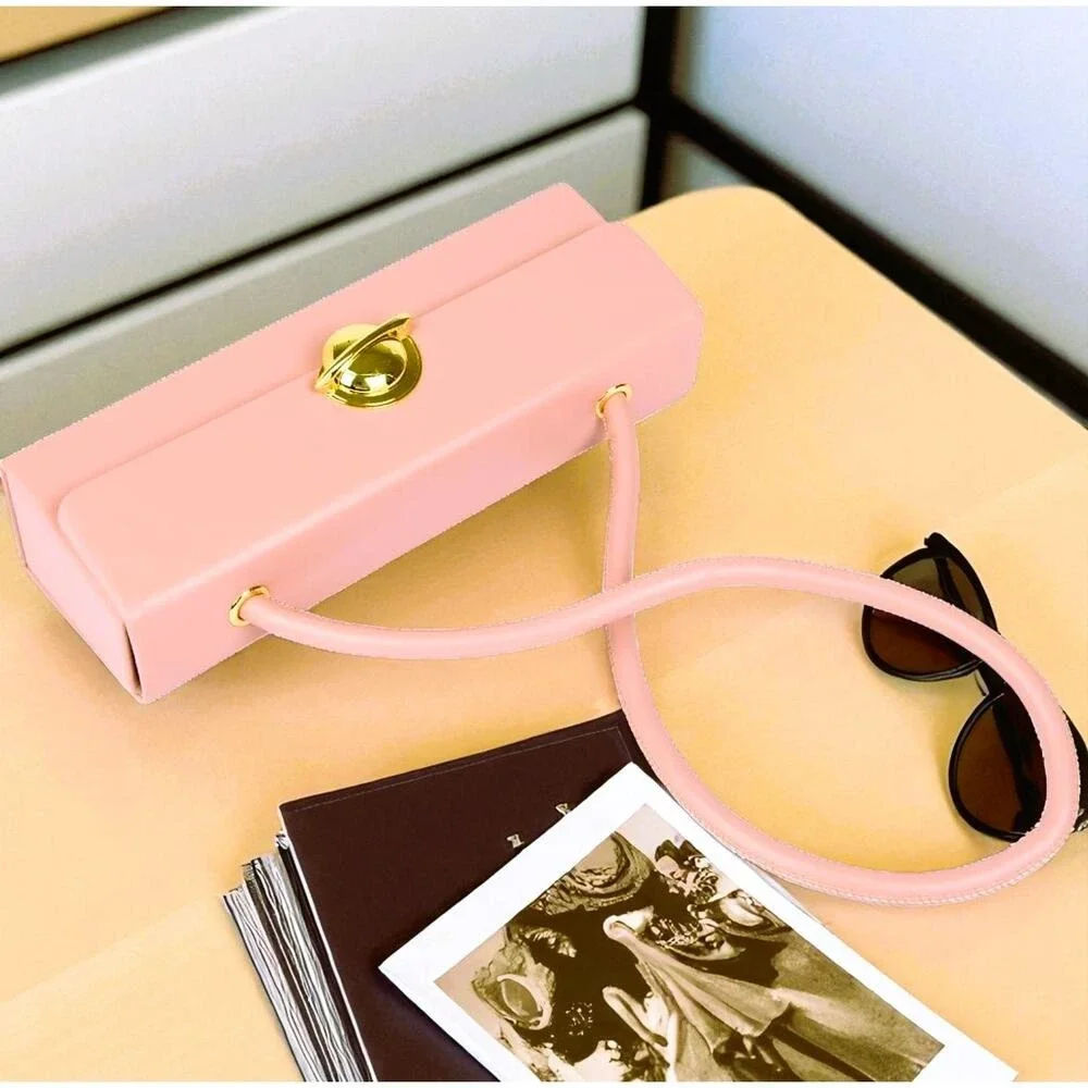 Purse Pink Structured Leather Shoulder‎ Bag with Gold Orbital Turn-Lock Closure